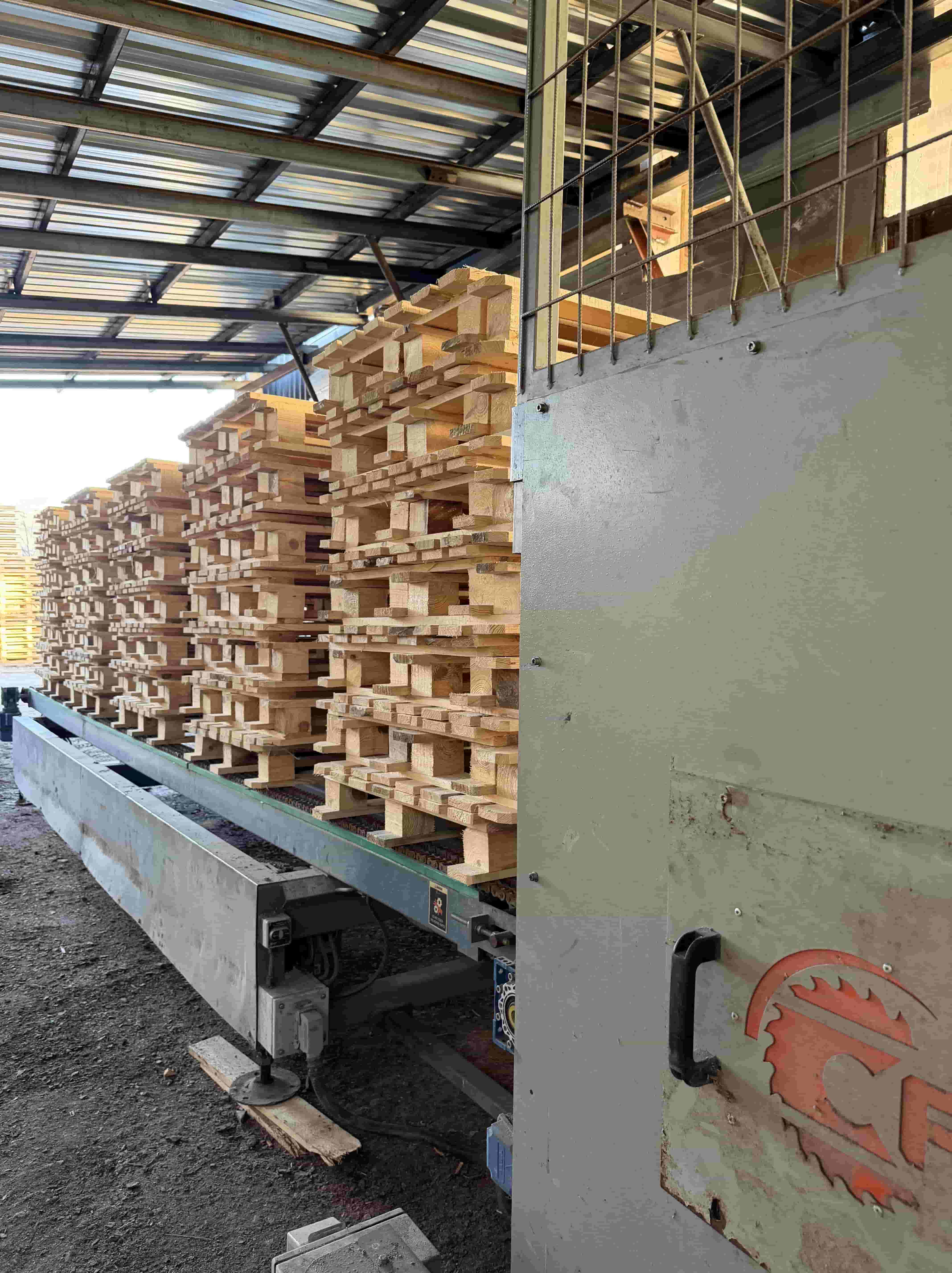 Иглолистни и широколистни палети и скари от Мариан77